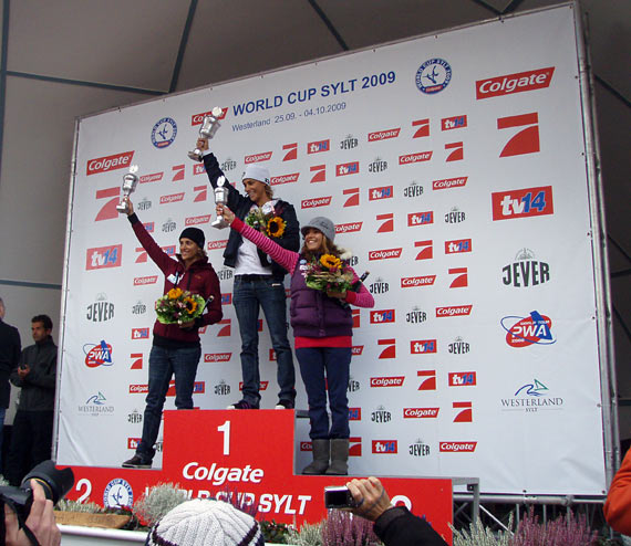 Women Wave winners - Pic: Continentseven.com