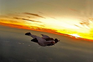 Leo Ray flys with the Wing Suit in the last sunlight