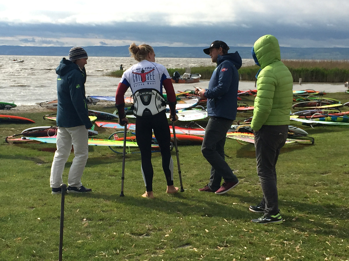 Youp Schmit on crutches - Pic: Continentseven/Kerstin Reiger