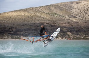Tonky Frans with a warm up session in Sotavento, Fuerteventura (Pic:RRD)