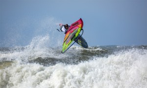 Leon Jamaer with a tweaked Aerial off the lip in Sylt (Photo by Lightnic)