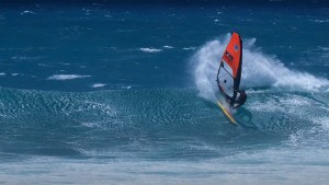 Ricardo Campello shows wave turns from Maui