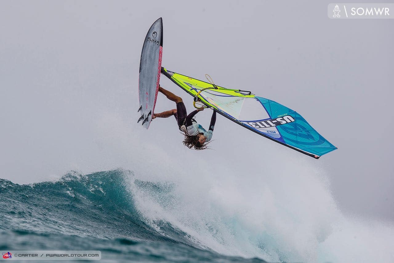 Bernd is inspired by Mark Angulo and almost lands a Mutant (Photo: Carter/PWAworldtour)